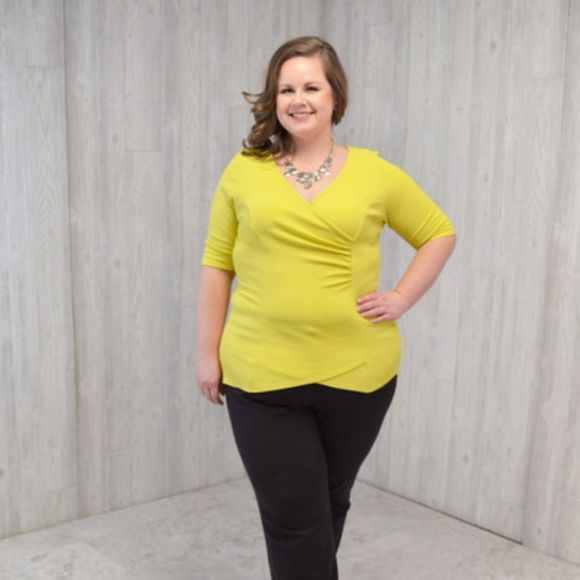 Side Ruched Top - Plus Size - Picture 3 of 4